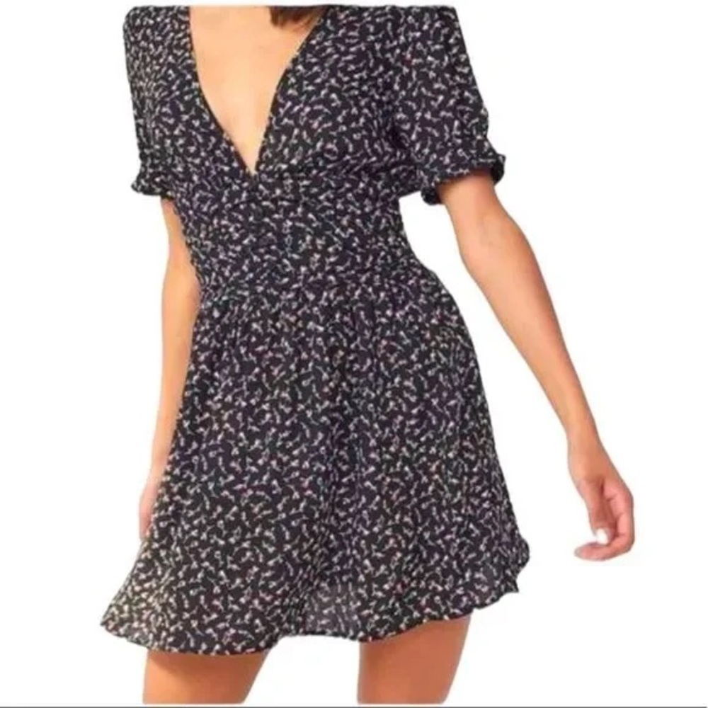 NWT Urban Outfitters Emmy Ruched Short Sleeve Dress